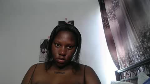 Erykah online show from 10/25/25, 10:34