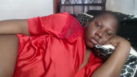 Snapshot of cozy_dion chatting on 11/04/25, 12:04 Erykah online show from 11/04/25, 12:04