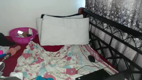 Snapshot of cozy_dion chatting on 06/06/26, 10:09 Erykah online show from 06/06/26, 10:09