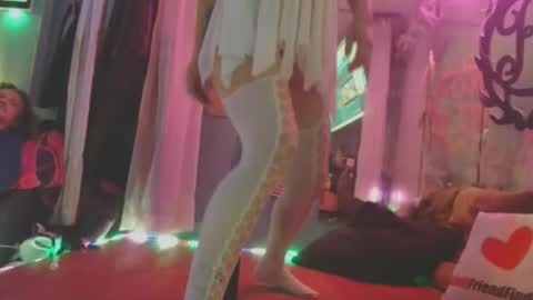 Snapshot of cpl4morethan1 chatting on 09/29/25, 03:55 cpl4morethan1 online show from 09/29/25, 03:55