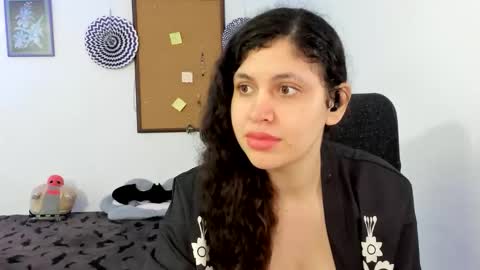 Snapshot of cracker_doll chatting on 05/30/26, 04:09 cracker online show from 05/30/26, 04:09