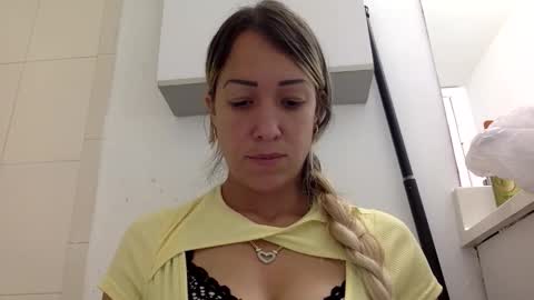 cramelito01 online show from 04/12/26, 08:25