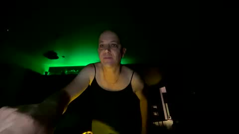 Snapshot of crash__gothic chatting on 02/02/25, 11:40 CrashGothic online show from 02/02/25, 11:40