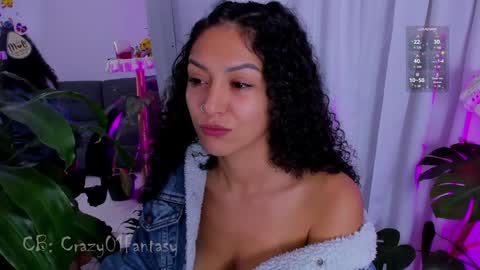 Snapshot of crazy01fantasy chatting on 12/16/24, 06:10 Laura online show from 12/16/24, 06:10