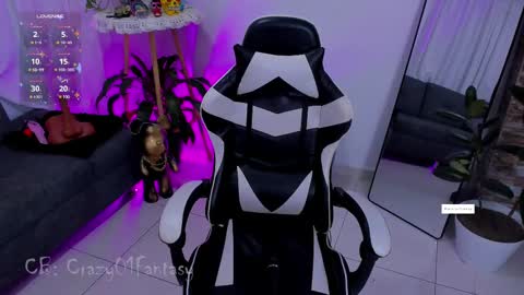 Snapshot of crazy01fantasy chatting on 02/10/25, 04:41 Laura online show from 02/10/25, 04:41