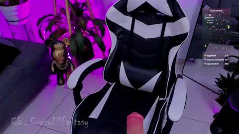 Snapshot of crazy01fantasy chatting on 02/21/25, 07:34 Laura online show from 02/21/25, 07:34