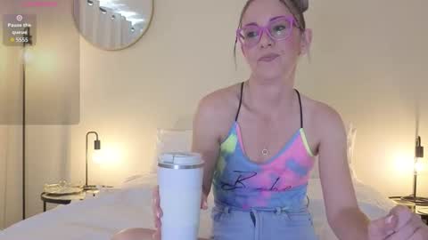 Snapshot of crazy_ass_stacy chatting on 03/13/26, 01:40 Stacy 2pm to 6pm mon-fri 3 CAT online show from 03/13/26, 01:40