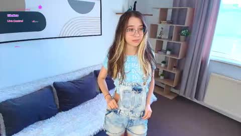 Emma online show from 03/19/26, 07:01