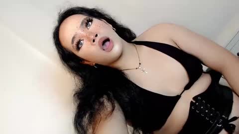 Hot Ayisha online show from 01/17/25, 07:05