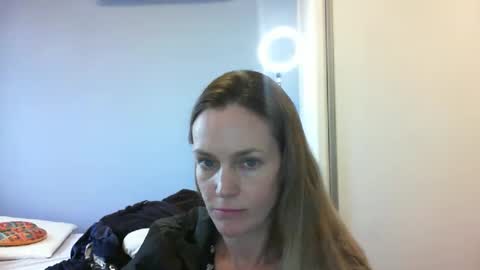 Anny online show from 10/30/25, 10:49