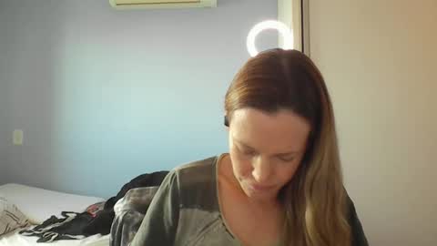 Anny online show from 12/04/25, 10:46