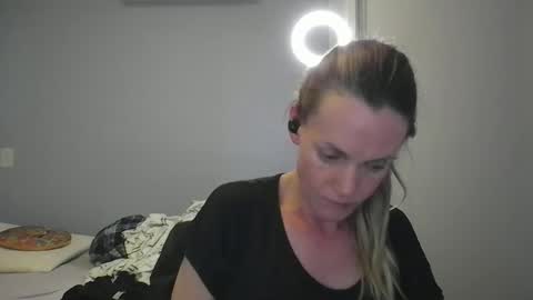 Anny online show from 12/19/25, 12:28