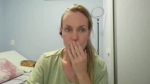 Anny online show from 04/24/26, 12:35