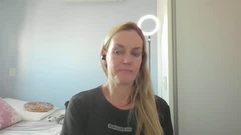 Anny online show from 04/24/26, 12:40