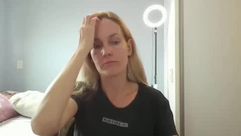 Anny online show from 04/28/26, 10:53