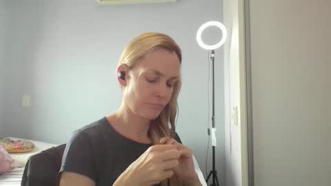Anny online show from 04/29/26, 12:31