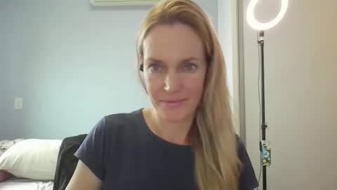 Anny online show from 05/01/26, 10:53