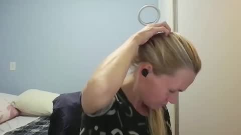 Anny online show from 05/03/26, 12:27