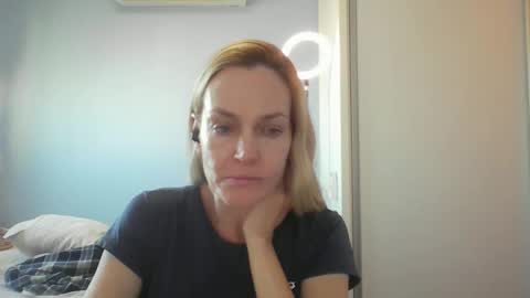 Snapshot of crazyanny chatting on 05/07/26, 10:42 Anny online show from 05/07/26, 10:42