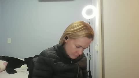 Snapshot of crazyanny chatting on 05/11/26, 12:11 Anny online show from 05/11/26, 12:11
