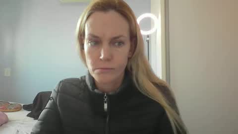 Snapshot of crazyanny chatting on 05/14/26, 12:34 Anny online show from 05/14/26, 12:34