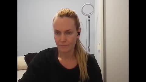 Snapshot of crazyanny chatting on 05/16/26, 12:18 Anny online show from 05/16/26, 12:18