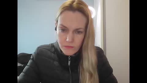 Snapshot of crazyanny chatting on 06/02/26, 10:50 Anny online show from 06/02/26, 10:50
