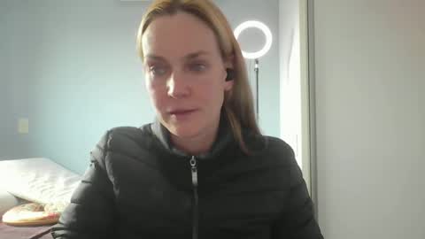 Snapshot of crazyanny chatting on 06/03/26, 04:56 Anny online show from 06/03/26, 04:56