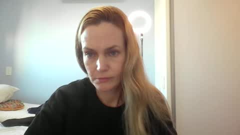 Snapshot of crazyanny chatting on 06/05/26, 10:43 Anny online show from 06/05/26, 10:43