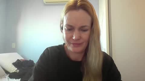 Snapshot of crazyanny chatting on 06/08/26, 10:48 Anny online show from 06/08/26, 10:48