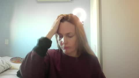 Snapshot of crazyanny chatting on 06/18/26, 10:52 Anny online show from 06/18/26, 10:52
