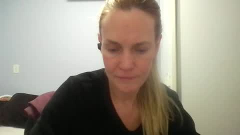 Snapshot of crazyanny chatting on 06/22/26, 12:35 Anny online show from 06/22/26, 12:35
