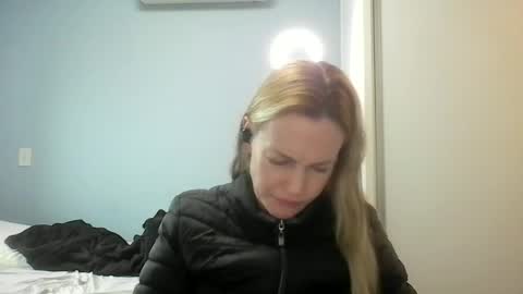 Snapshot of crazyanny chatting on 06/25/26, 10:53 Anny online show from 06/25/26, 10:53