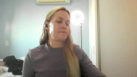 Snapshot of crazyanny chatting on 06/29/26, 10:48 Anny online show from 06/29/26, 10:48