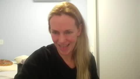 Snapshot of crazyanny chatting on 06/30/26, 12:11 Anny online show from 06/30/26, 12:11