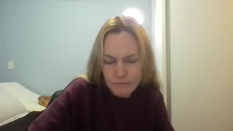 Snapshot of crazyanny chatting on 07/08/26, 12:42 Anny online show from 07/08/26, 12:42