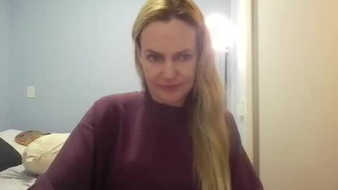 Snapshot of crazyanny chatting on 07/28/26, 11:17 Anny online show from 07/28/26, 11:17