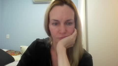 Snapshot of crazyanny chatting on 07/31/26, 06:40 Anny online show from 07/31/26, 06:40