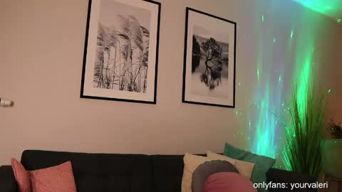 Valeri  Val    online show from 04/30/26, 08:57