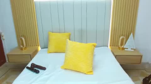 Sara online show from 12/14/25, 12:21