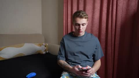 Snapshot of crazybottom99 chatting on 10/12/25, 05:34 Alex online show from 10/12/25, 05:34