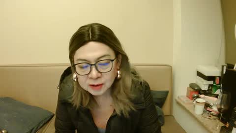 Snapshot of crazychika chatting on 03/05/25, 08:21 Kelly online show from 03/05/25, 08:21