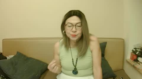 Snapshot of crazychika chatting on 10/12/25, 03:33 Kelly online show from 10/12/25, 03:33