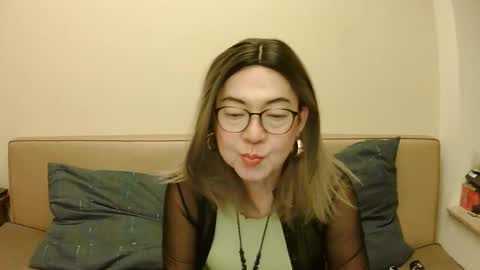 Snapshot of crazychika chatting on 10/24/25, 05:09 Kelly online show from 10/24/25, 05:09