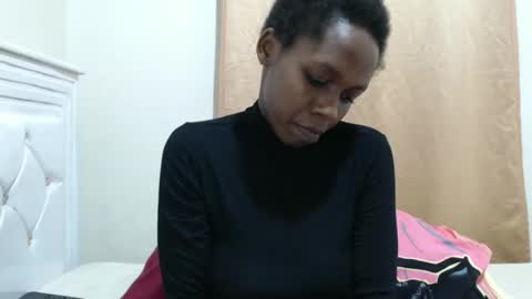 Snapshot of crazyebonie chatting on 09/28/25, 07:41 Ebonie online show from 09/28/25, 07:41