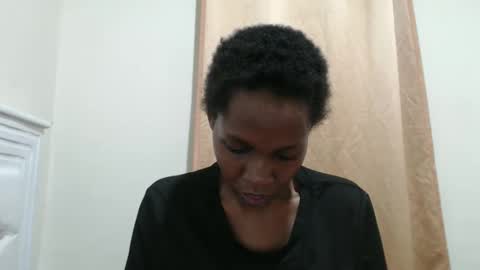 Snapshot of crazyebonie chatting on 10/04/25, 03:54 Ebonie online show from 10/04/25, 03:54
