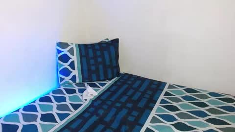 Snapshot of crazyfantasies_ chatting on 01/24/25, 03:32 Mely online show from 01/24/25, 03:32