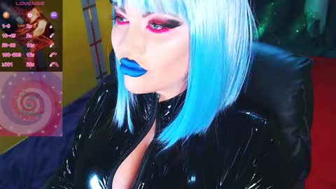 Roxy online show from 11/09/25, 02:15