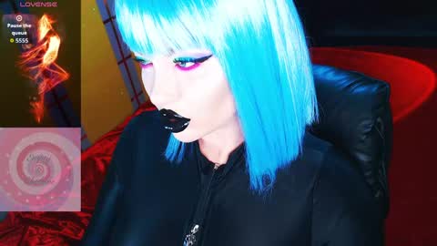 Roxy online show from 05/17/26, 02:57