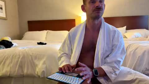 Snapshot of crazysweatyfun chatting on 06/19/26, 01:37 Sean online show from 06/19/26, 01:37
